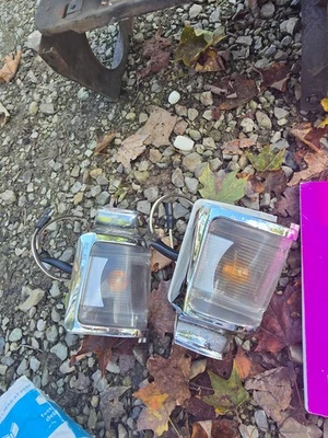 Cuadros faros ford fairlane 68, cubos, intermitentes delanteros Foto 1 de 4