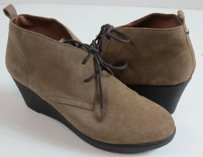 Botín Donald Pliner Talla 9M Gamuza Cuero Taupe Nakka Cuña Botín Para Mujer Foto 1 de 4