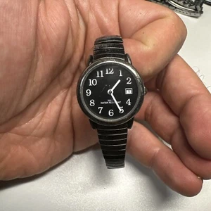 Wristwatch Black Expansion Band Round Face WR 100FT Date Indicator Minimalist - Picture 1 of 7