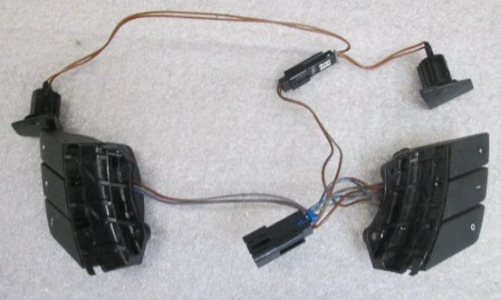 24402595 GRUPPO COMANDI MULTIFUZIONE VOLANTE OPEL MERIVA A 1.6 B 77KW 5M 5P (200 - Immagine 1 di 1