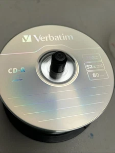 Discos CD-R Verbatim 700 MB/80 min 52x husillo plateado paquete de 50 94691 - Imagen 1 de 2