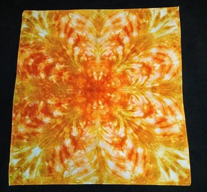 *BOGO* Bandana Tie Dye de Hielo Flor Estelar Dorado Y Marrón/Naranja Quemado - Imagen 1 de 1