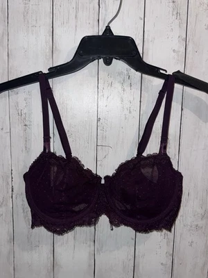 Sujetador push-up de encaje a lunares 36D para mujer Victoria’s Secret sin relleno Foto 1 de 4