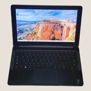 Razer Blade Stealth 13 RZ09-0168 8GB RAM, i7-6500U, 2.5GHz, 512GB SSD Windows 10 - Picture 1 of 9
