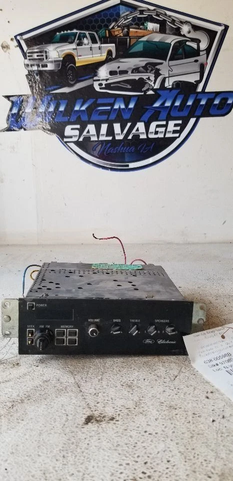 Audio Equipment Radio Fits 82-84 LINCOLN & TOWN CAR 668471 - Изображение 1 из 1