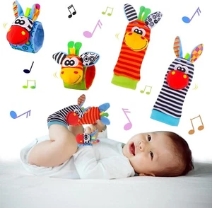 Weiche Cartoon Plüschtiere Stofftiere Baby Handgelenk Rassel und Fußfinder Socken Spielzeug - Bild 1 von 6