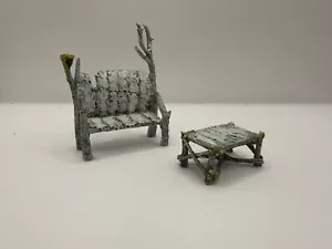 DEPT 56– “PANCA E TAVOLO IN BETULLA” Set 2 pezzi— ACCESSORIO VILLAGGIO NEVE#56927 - Foto 1 di 6