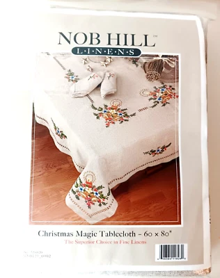 Mantel de lino estampado Nob Hill para bordar Navidad Magic 60 x 80" LEER Foto 1 de 4