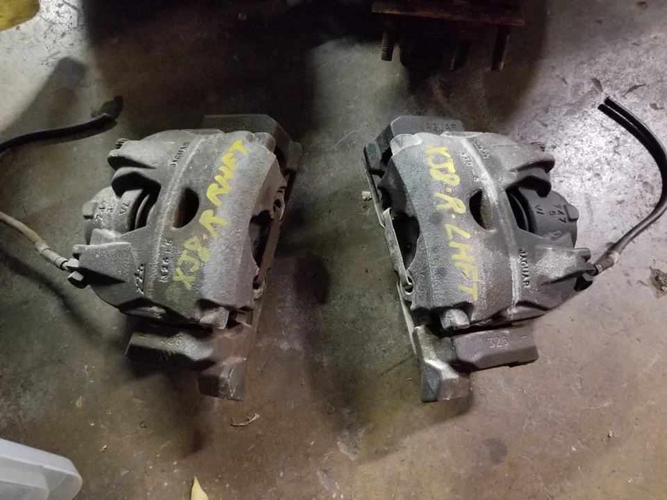 Pinças de freio traseiras esquerda direita 2004 2005 2006 2007 2008 JAGUAR XJR - Imagem 1 de 1