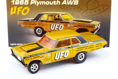 1:18 ACME 1965 Plymouth AWB Drag Car UFO Oro/Nero A1806509 - Immagine 1 di 4