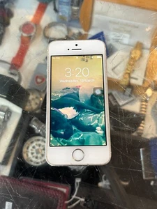 APPLE IPHONE 5S (A1530) IN SILVER - FOR PARTS OR NOT WORKING ! - Picture 1 of 17