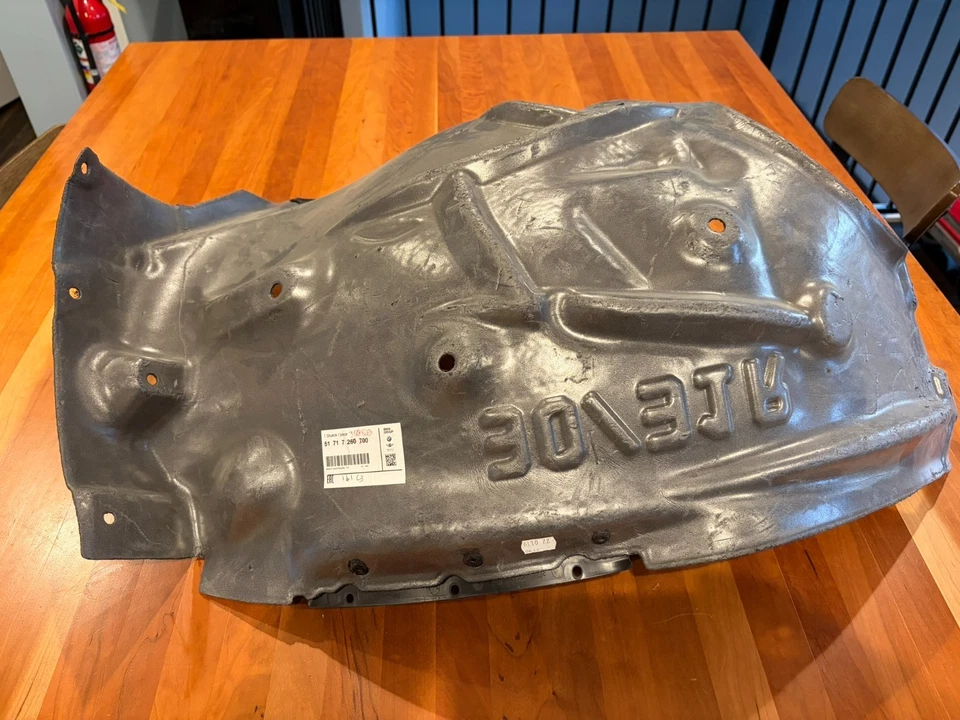 Forro de guardabarros genuino nuevo para BMW 328i 2012-2015 F30 51717260700 Foto 1 de 1