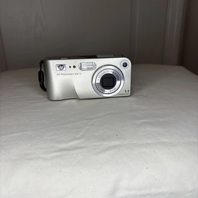 Hp Photosmart 5.2MP Digital Camera 3X Optical Zoom Untested  Parts. - Image 1 of 2