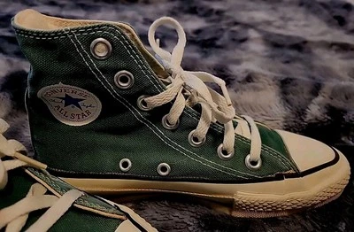 Tops altos femininos vintage Converse Chuck Taylor verde hi-top tamanho 2 feitos nos EUA - Imagem 1 de 4