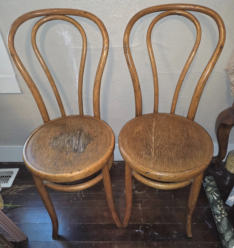 Antiguo Juego Thonet Madera Maciza Madera Curvada Bistro Sillas de Comedor Marca Fabricante Foto 1 de 4