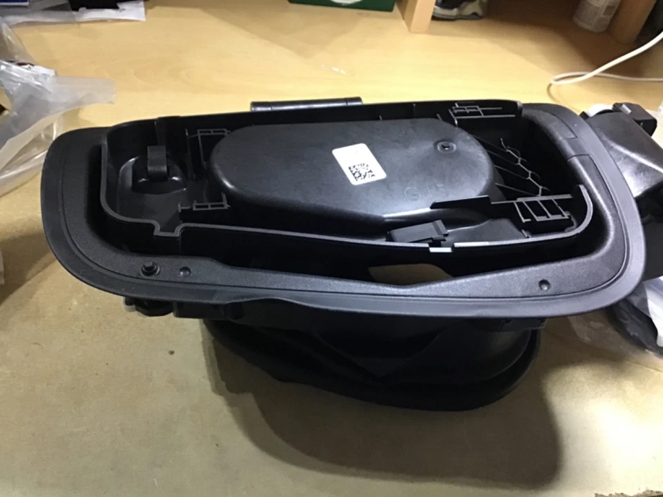 BMW 8 Coupe G15, F92 Fuel Tank Pot Flap 51177440405 7440405 NEW GENUINE - Image 1 of 1