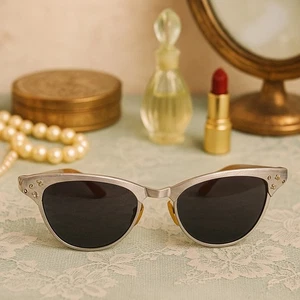 Gafas de sol vintage de los años 50 Artcraft ojo de gato estrás aluminio Rockabilly Pinup EE. UU. - Imagen 1 de 14