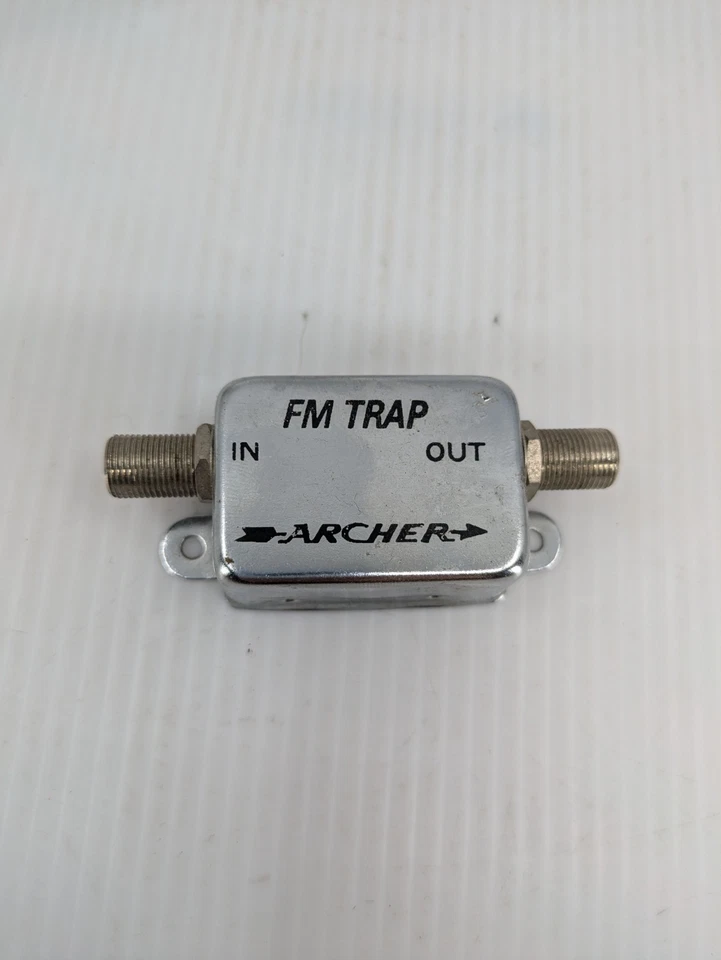 FM Trap | RadioShack | Coax in/out | Silver | OEM - Image 1 of 4