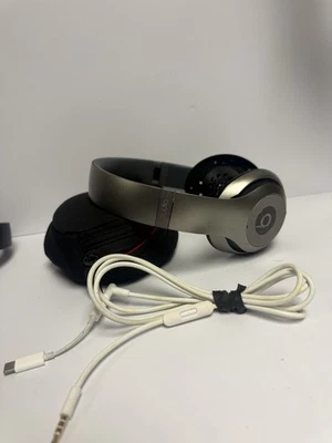Auriculares inalámbricos sobre la oreja Beats by Dr. Dre Studio2 - plateados/grises (como nuevos) Foto 1 de 4
