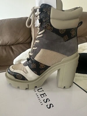 Bota Guess Tadbit 6.5 nueva con caja multicolor tacón alto Foto 1 de 3