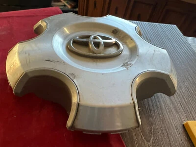 #F 1) Tapacubos central llanta Toyota Tundra Sequoia 2007-13 OEM 42603 0C080 Foto 1 de 4