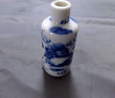 Vintage Chinese Snuff Bottle, Blue And White With Mythical Dragon. Seal To Side. • 15£