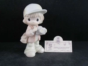 PRECIOUS MOMENTS "FOCUSING IN ON THOSE PRECIOUS MOMENTS" - #C-0018 - NEW IN BOX - Picture 1 of 1