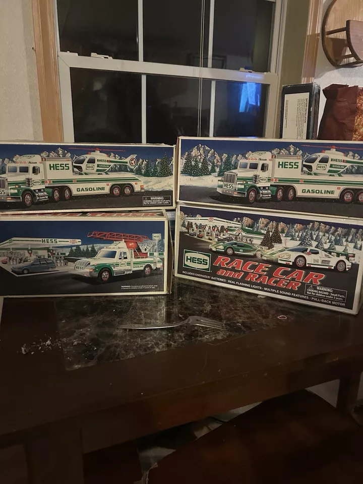 Camiones Hess sin abrir Foto 1 de 1