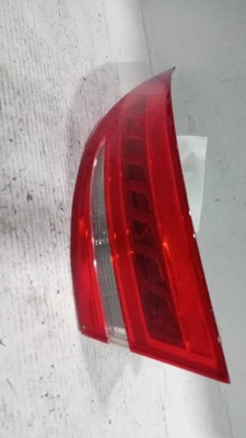 Conjunto de luz trasera derecha usado se adapta a: Jaguar Xe 2017 cuarto panel montado derecho Foto 1 de 4