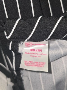 No Boundaries Gr. XXL Jumpsuit schwarz mit weißen Nadelstreifen tiefer V-Ausschnitt AV1059 - Bild 1 von 8