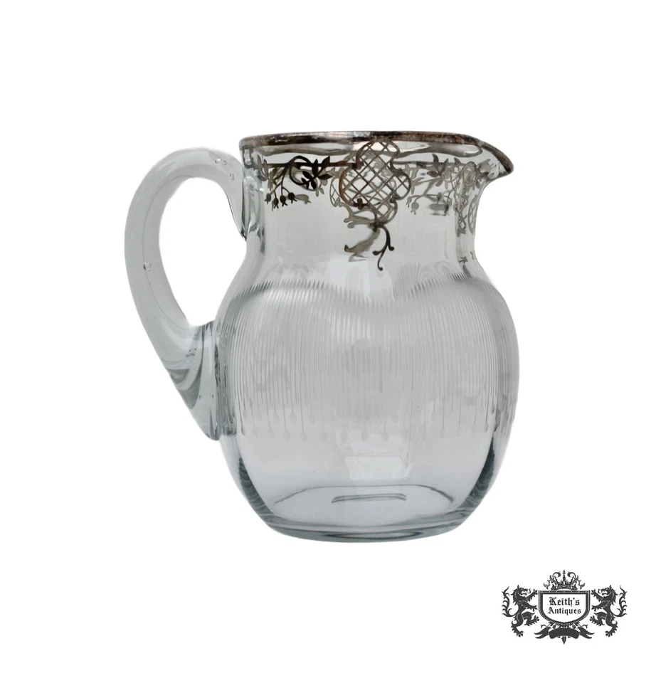 Jarra de agua antigua de vidrio Art Nouveau con recubrimiento de plata de ley con vidrio grabado Foto 1 de 4