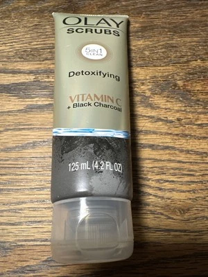 Olay Scrubs Detoxifying Face Scrub Vitamin C Black Charcoal 4.2 oz. Brand New - Image 1 of 2