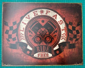 Live Fast Ride Free Motorrad Blechschild 16 x 12 Zoll Garage Mann Höhle Fahrrad - Bild 1 von 2