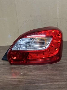 Luz trasera LED genuina para pasajero derecho Mitsubishi Mirage Hatchback 2016-19 - Imagen 1 de 9