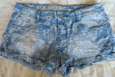 BNWOT Ladies Vanilla Star Floral Denim Hot Pants Size 7 - Image 1 of 3