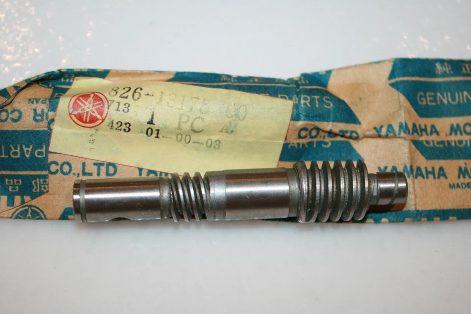 nos Yamaha snowmobile pump worm gear ec540 et300 gp643 gs340 srv 1980-84 - Image 1 of 1