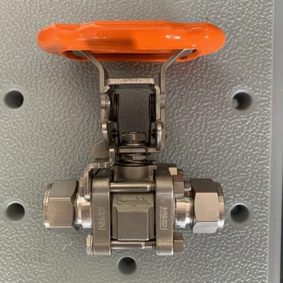 SWAGELOK SS-63TS12-LLK  Ball Valve, Reinforced PTFE Seats, 3/4” - Image 1 of 4