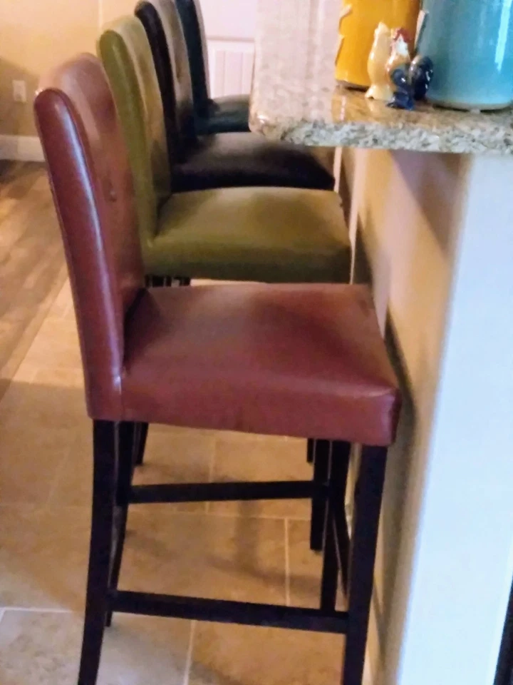 4 wooden bar stools - Image 1 of 1