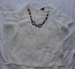 Simply Be Sheer White Crepe Floral Embossed Blouse with Necklace Size 20 - Picture 1 of 10