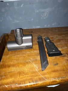 Original Dyson V6 Aufsatz kleiner motorisierter Kopf plus 3 weitere Aufsätze günstig - Bild 1 von 10