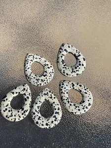 Pack of 5 ~ Pi Stone Pendant 38x50mm Teardrop Donut ~ Natural Dalmation Jasper - Picture 1 of 4