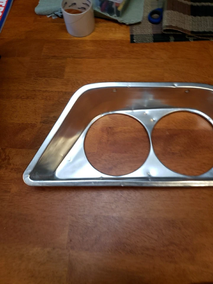 1964 1965 Studebaker Faro Bisel Ajuste Anillo Llanta Parte # 1356203  Foto 1 de 4