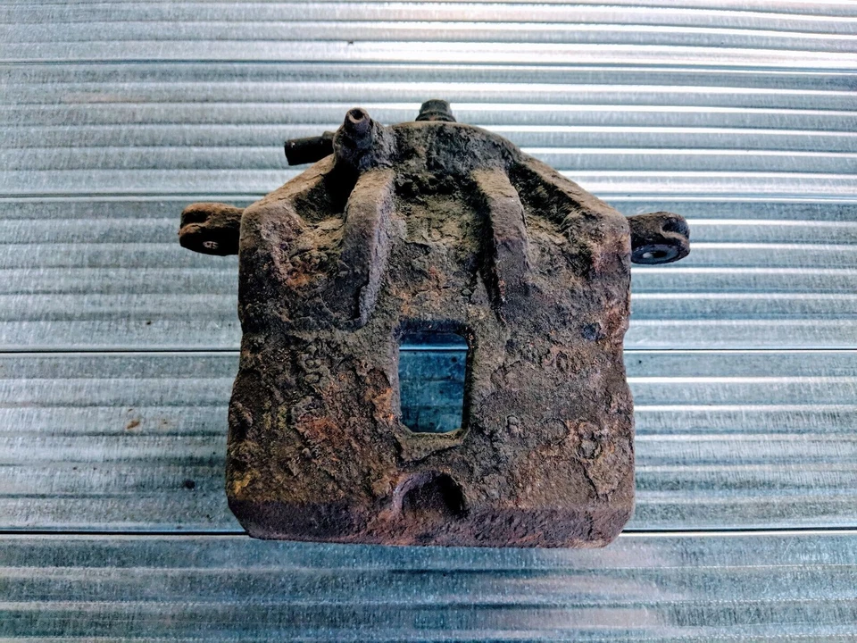 HYUNDAI TUCSON KIA SPORTAGE OSF DRIVER RH FRONT BRAKE CALIPER II - Image 1 of 2