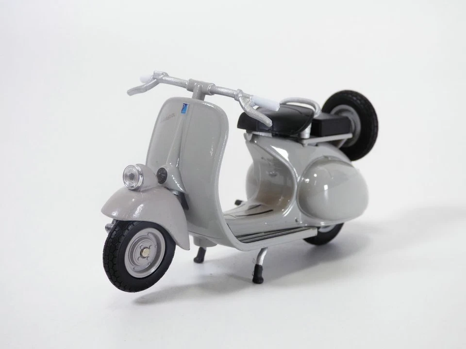 Scooter Piaggio VESPA 125cc 1953 gris 1/18 - Image 1 of 1