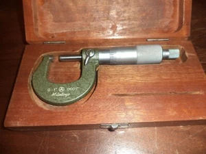 Mitutoyo Micrometer 0-1" .0001"  w/ Wooden Case Metal Work Engine work Shop  - Picture 1 of 9