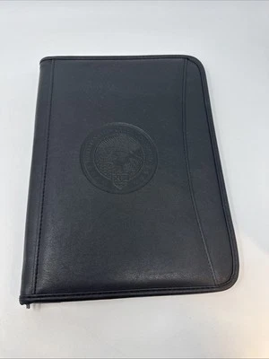 ESTADOS UNIDOS CYBER COMMAND PLANIFICADOR DE CARTERA EN RELIEVE Foto 1 de 4