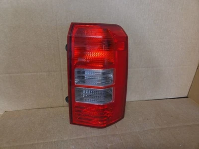 2008-2017 JEEP PATRIOT PASSENGER RIGHT  TAIL LIGHT LAMP OEM H143 - Image 1 of 4