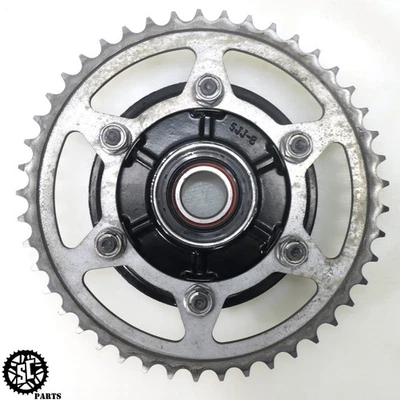 08-16 PIÑÓN BUJE RUEDA TRASERA YAMAHA YZF R6 Foto 1 de 3