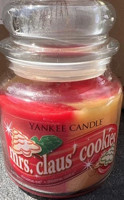 Yankee Candle Mrs. Claus’ Cookies 13oz Retired Har Candle - Image 1 of 4