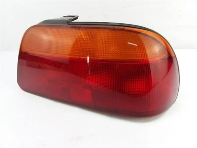 Luz trasera derecha pasajero cupé para 95-96 Chrysler Sebring MR162898 Foto 1 de 4